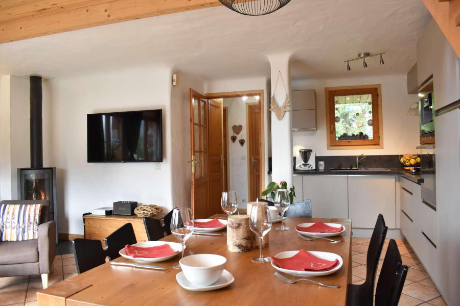 Rent in ski resort 4 room chalet 6 people (MRB000-050) - Chalet L'Etagne - Méribel - Dining area