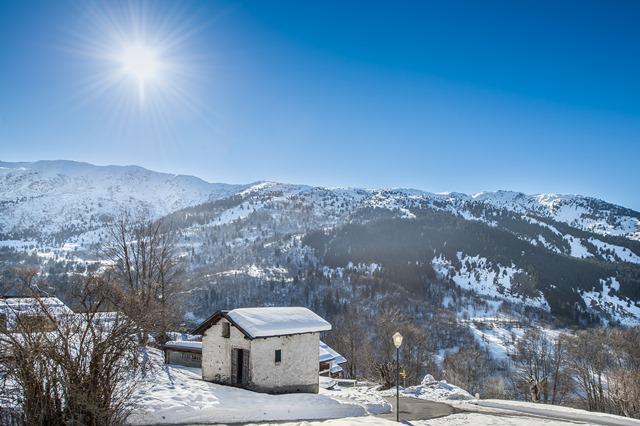 Rent in ski resort 6 room quadriplex chalet 10 people - Chalet le Refuge - Méribel - Winter outside