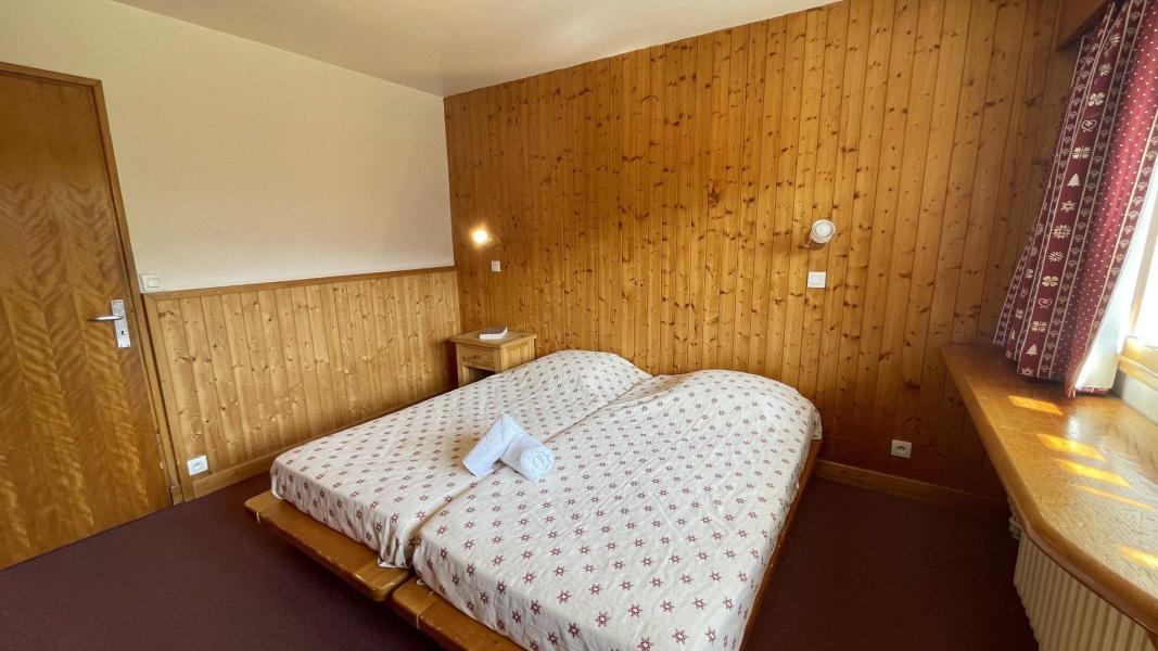 Rent in ski resort 3 room apartment 6 people (14) - La Résidence le Plein Sud - Méribel - Bedroom