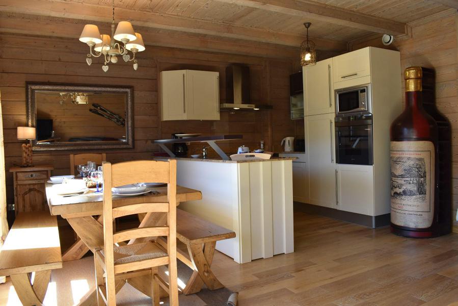 Rent in ski resort 4 room apartment 6 people (14) - Le Hameau des Biches - Méribel - Apartment