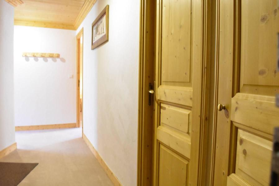 Location au ski Appartement 3 pièces 6 personnes (05) - Résidence Aubépine - Méribel - Couloir