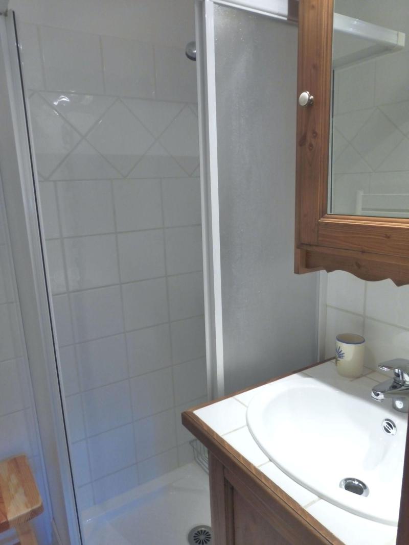 Alquiler al esquí Apartamento 3 piezas para 4 personas - Résidence Bergerie des 3 Vallées F - Méribel - Cuarto de ducha