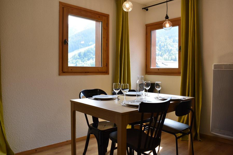 Ski verhuur Appartement 3 kamers 5 personen (50) - Résidence Cristal - Méribel - Woonkamer