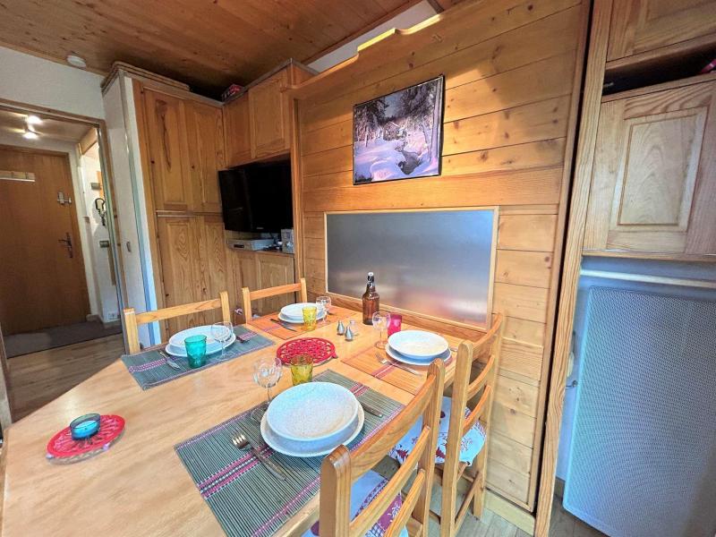 Location au ski Studio 4 personnes (58) - Résidence Cristal - Méribel - Appartement