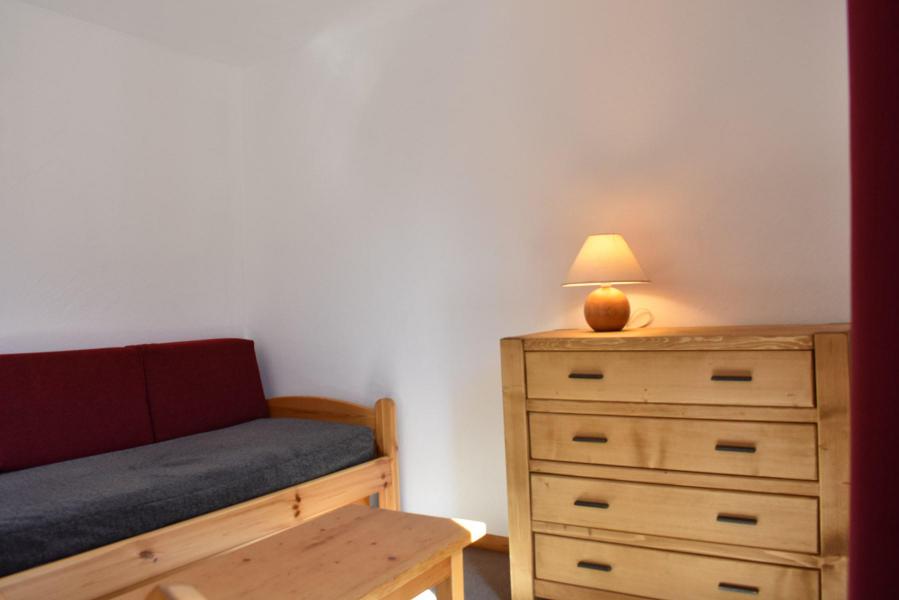 Skiverleih 3-Zimmer-Appartment für 5 Personen (25) - Résidence Hauts de Chantemouche - Méribel - Wohnzimmer