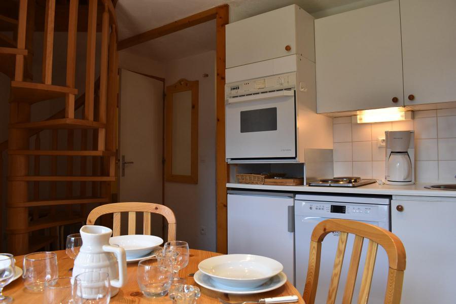 Wynajem na narty Apartament 3 pokojowy 6 osób (11) - Résidence Hauts de Chantemouche - Méribel - Pokój gościnny