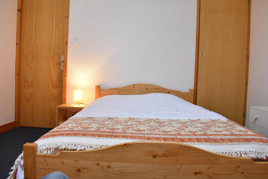 Rent in ski resort 3 room duplex apartment 7 people (20) - Résidence le Chasseforêt - Méribel - Bedroom