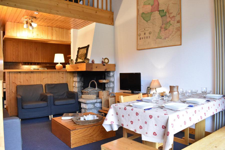 Ski verhuur Appartement duplex 3 kamers 7 personen (20) - Résidence le Chasseforêt - Méribel - Woonkamer