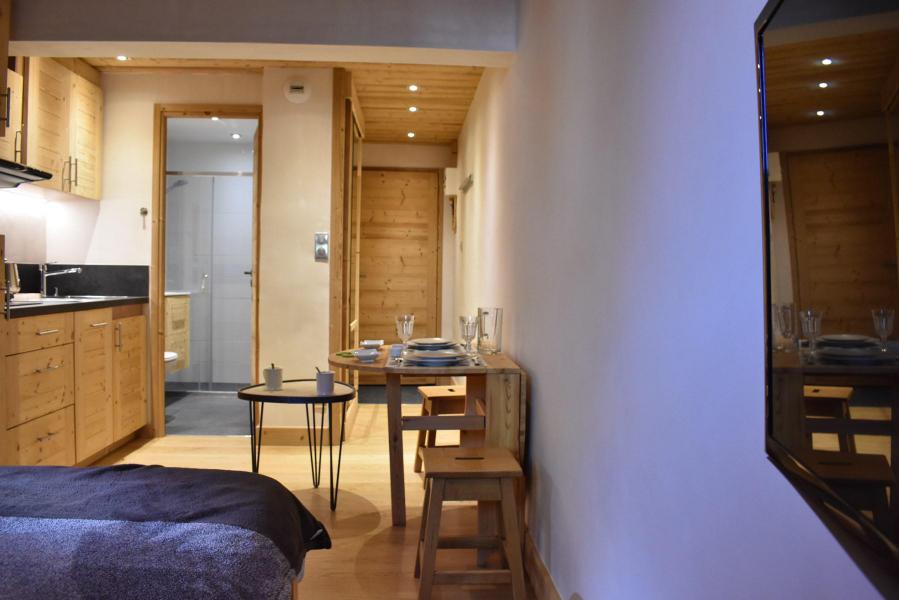 Rent in ski resort Studio 2 people (6) - Résidence le Chasseforêt - Méribel - Apartment