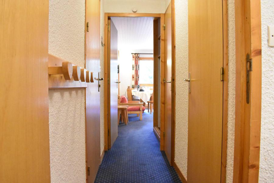 Rent in ski resort 2 room apartment 5 people (J4) - Résidence le Cirsé - Méribel - Corridor