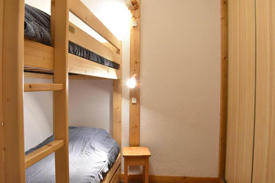 Rent in ski resort 2 room apartment 6 people (I16) - Résidence le Cirsé - Méribel - Bedroom