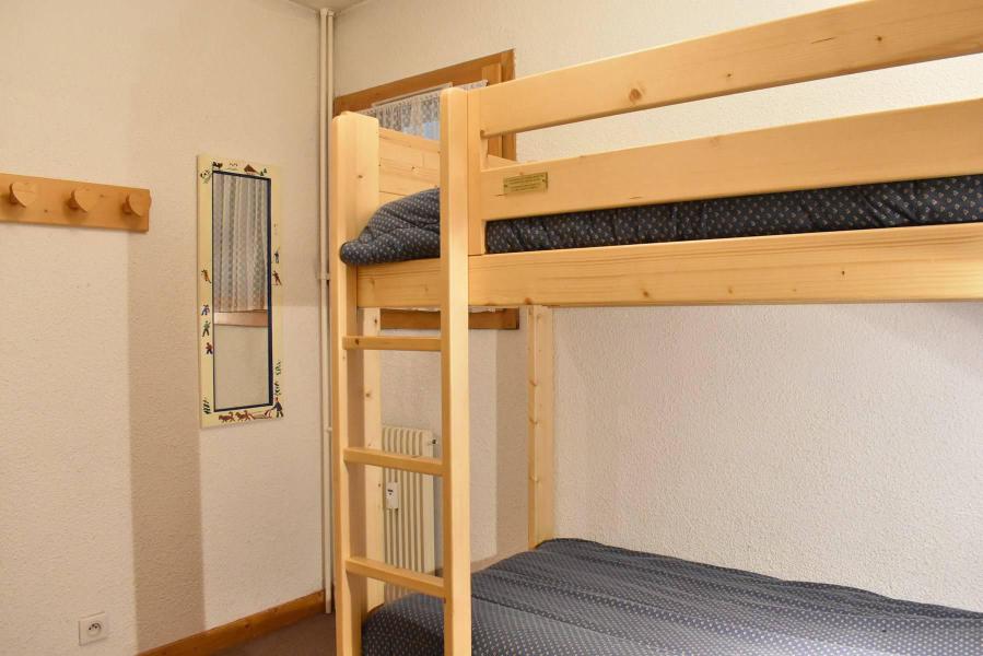 Rent in ski resort 2 room apartment 6 people (I16) - Résidence le Cirsé - Méribel - Bedroom