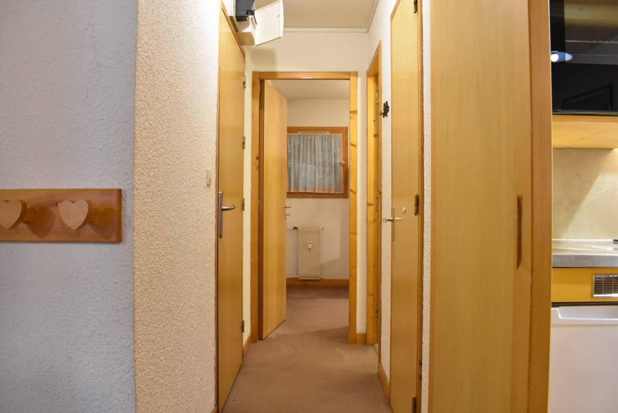 Rent in ski resort 2 room apartment 6 people (I16) - Résidence le Cirsé - Méribel - Corridor