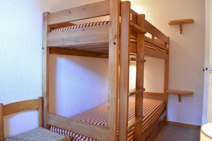 Rent in ski resort 2 room apartment 4 people (10) - Résidence le Genèvrier - Méribel - Bunk beds