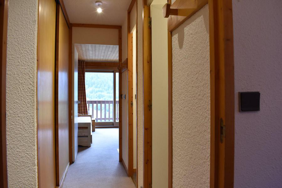 Location au ski Appartement 2 pièces 4 personnes (10) - Résidence le Genèvrier - Méribel - Couloir