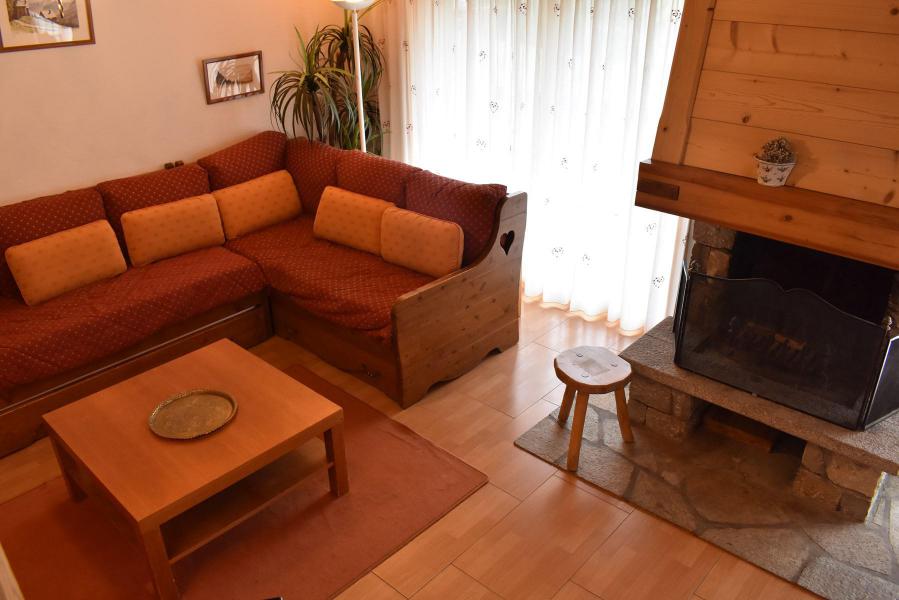 Rent in ski resort 4 room duplex apartment 8 people (1) - Résidence le Vallon - Méribel - Living room