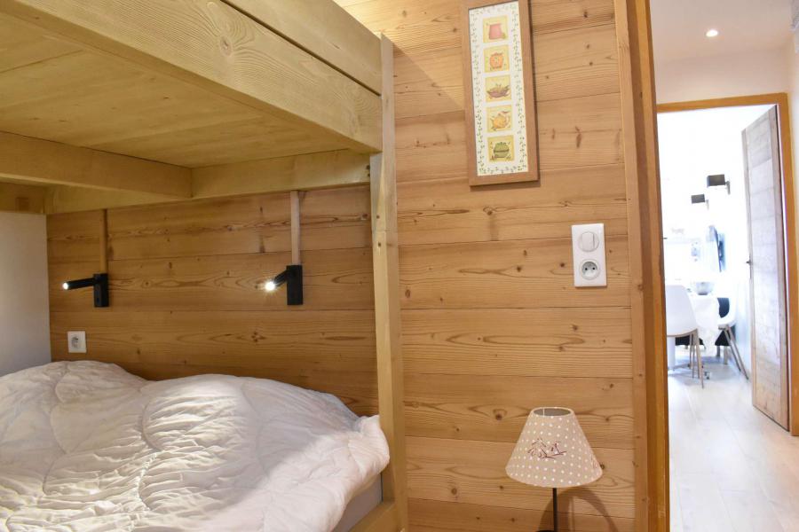 Rent in ski resort 2 room apartment 5 people (E17) - Résidence les Carlines - Méribel - Cabin