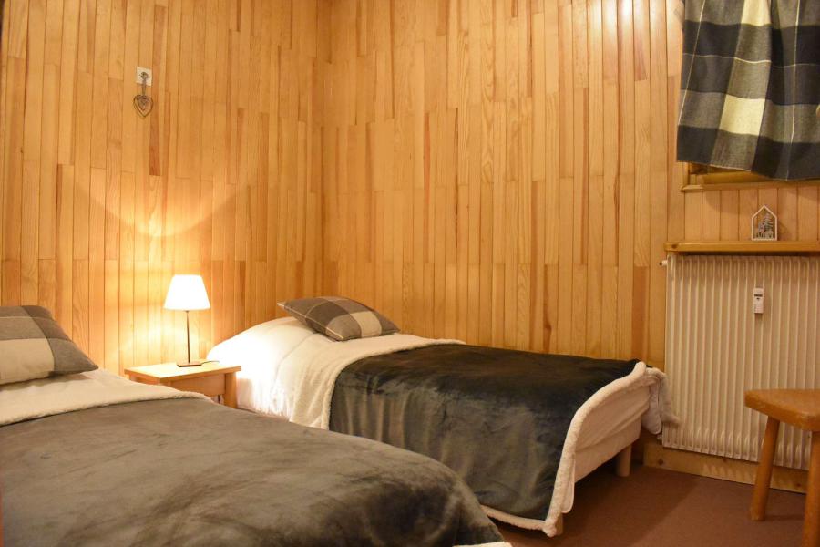 Rent in ski resort 2 room apartment 6 people (D9) - Résidence les Carlines - Méribel - Bedroom