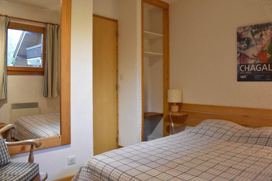 Rent in ski resort 3 room apartment 6 people (M1) - Résidence les Chandonnelles I - Méribel - Bedroom