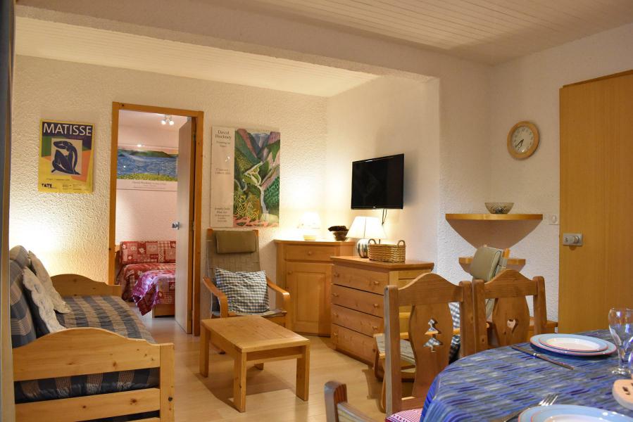 Rent in ski resort 3 room apartment 6 people (M1) - Résidence les Chandonnelles I - Méribel - Living room