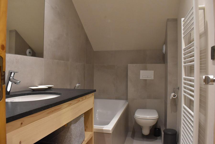 Rent in ski resort 6 room apartment 10 people (30) - Résidence les Chandonnelles II - Méribel - Bath-tub