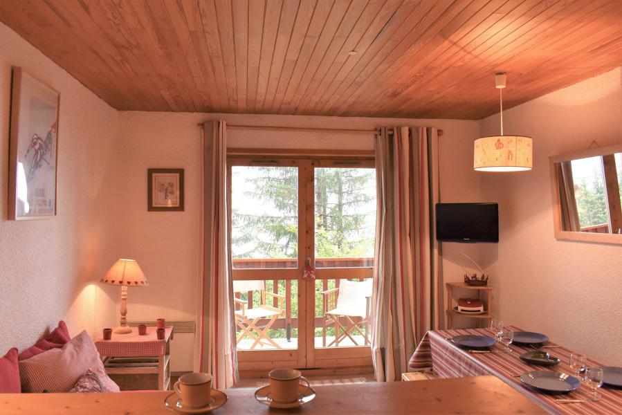 Ski verhuur Appartement 2 kamers 4 personen (P4) - Résidence les Chandonnelles II - Méribel - Woonkamer