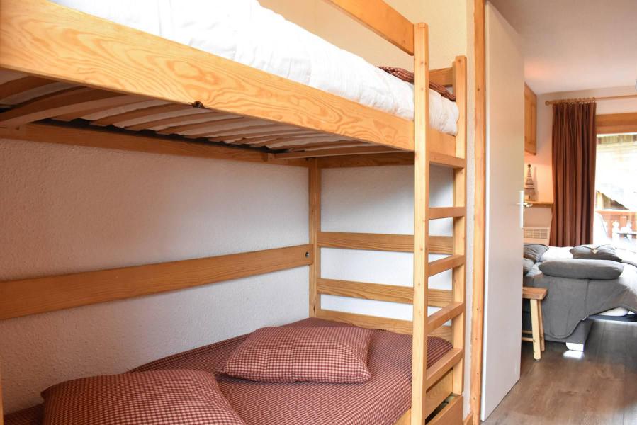 Rent in ski resort Studio 3 people (0C1) - Résidence les Sapineaux - Méribel - Bunk beds