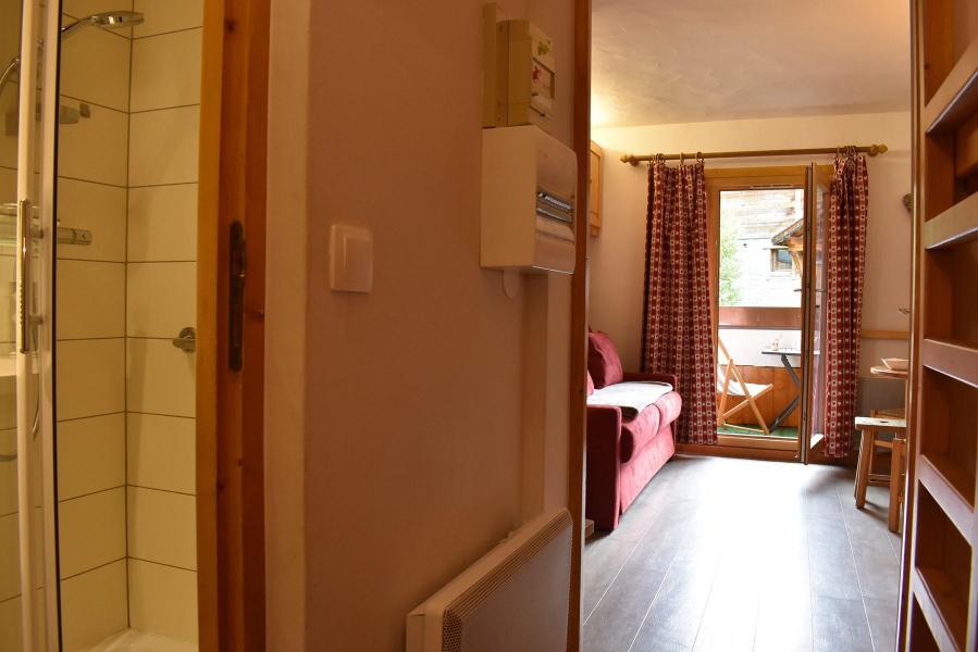 Rent in ski resort Studio 3 people (B2) - Résidence les Sapineaux - Méribel - Corridor