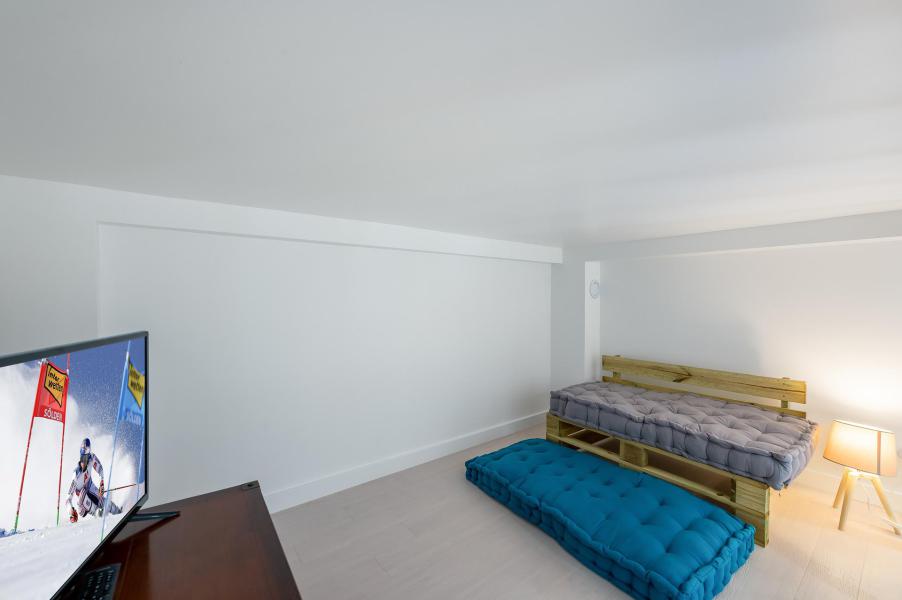 Rent in ski resort 4 room duplex apartment 8 people (C50) - Résidence Pétaru - Méribel - Apartment