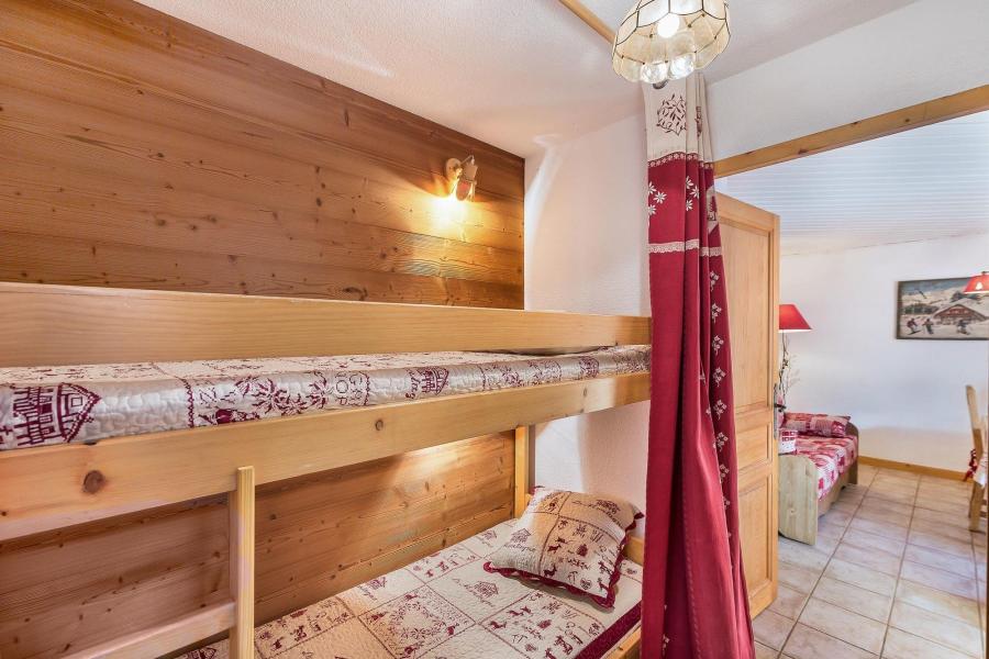 Rent in ski resort 2 room apartment sleeping corner 4 people (1) - Résidence Rimaye - Méribel - Bedroom