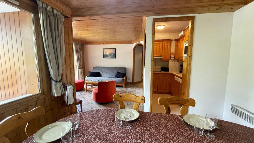 Rent in ski resort 3 room apartment 6 people (01) - Résidence Tsanteleina - Méribel - Apartment