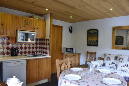 Rent in ski resort 2 room apartment 4 people (3) - Chalet Alpen Rose - Méribel - Living room