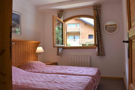 Rent in ski resort 3 room duplex chalet 6 people (MRB000-107) - Chalet Bonmartin - Méribel - Bedroom