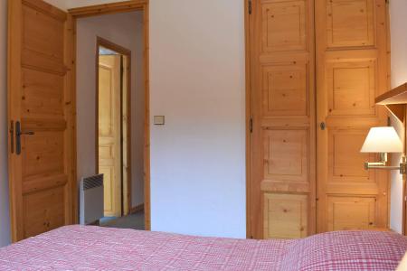 Rent in ski resort 3 room duplex chalet 6 people (MRB000-107) - Chalet Bonmartin - Méribel - Bedroom