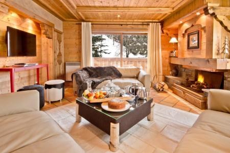 Rent in ski resort Chalet Brioche - Méribel - Fireplace