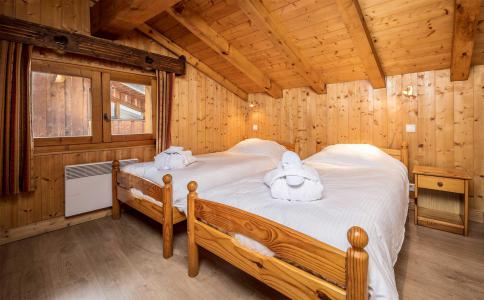 Alquiler al esquí Chalet Castors - Méribel - Habitación abuhardillada