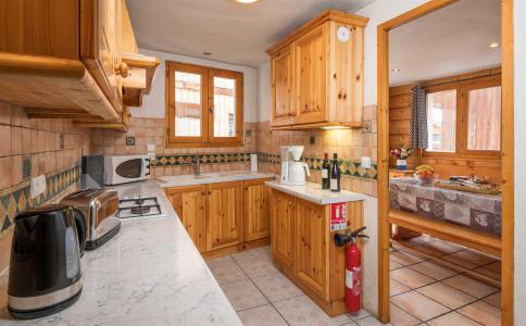 Rent in ski resort Chalet Castors - Méribel - Kitchen