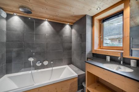 Rent in ski resort 6 room chalet 10 people - Chalet Hors Piste - Méribel - Bathroom