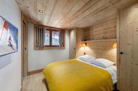 Rent in ski resort 6 room chalet 10 people - Chalet Hors Piste - Méribel - Bedroom