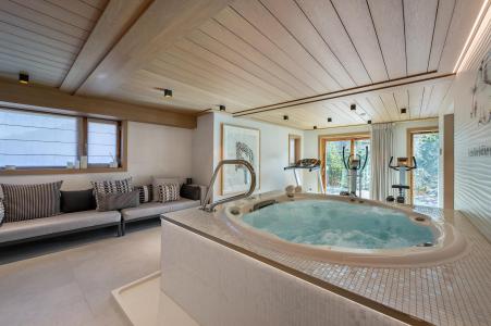 Rent in ski resort 7 room quadriplex chalet 12 people - Chalet les Sorbiers - Méribel - Jacuzzi