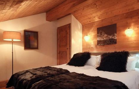 Rent in ski resort Chalet Marielaine - Méribel - Bedroom under mansard
