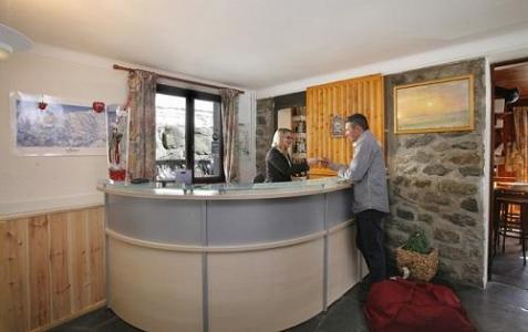 Rent in ski resort Hôtel Eliova le Génépi - Méribel - Reception