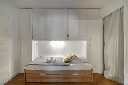 Rent in ski resort Studio sleeping corner 5 people (2) - Résidence Croix de Verdon - Méribel - Bedroom