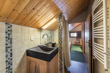 Rent in ski resort 4 room duplex apartment 8 people (12) - Résidence Diablerets - Méribel - Shower room