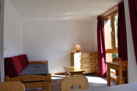 Ski verhuur Appartement 3 kamers 5 personen (25) - Résidence Hauts de Chantemouche - Méribel - Woonkamer