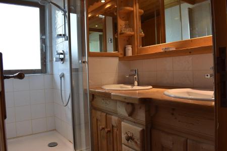 Location au ski Appartement 4 pièces 8 personnes (18) - Résidence l'Edelweiss - Méribel - Salle de douche