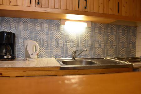 Location au ski Studio 4 personnes (13) - Résidence la Forêt - Méribel - Kitchenette