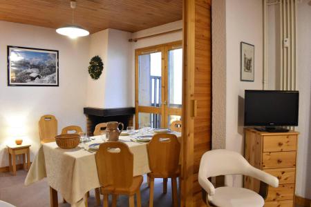 Rent in ski resort 2 room apartment 6 people (I16) - Résidence le Cirsé - Méribel - Living room