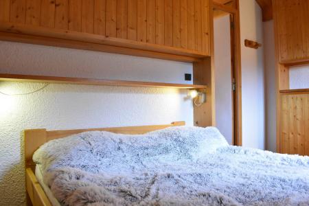 Rent in ski resort 3 room duplex apartment 6 people (031) - Résidence le Genèvrier - Méribel - Bedroom
