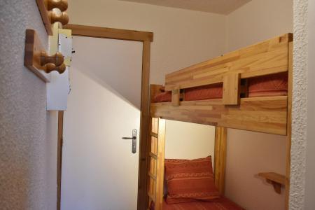 Rent in ski resort Studio 4 people (113) - Résidence le Grand-Sud - Méribel - Bunk beds